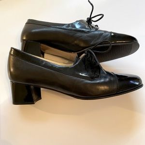 Amazing Bally oxfords, black leather and patient leather